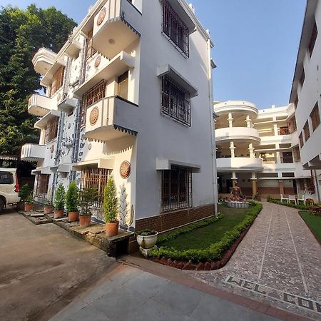 Hotel Kolam Shānti Niketan Exterior foto