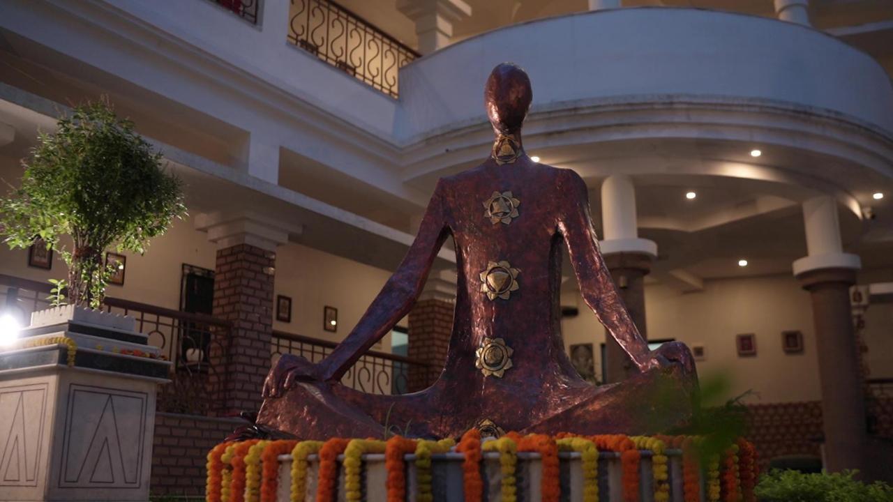 Hotel Kolam Shānti Niketan Exterior foto