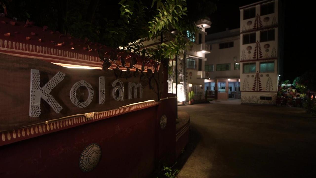 Hotel Kolam Shānti Niketan Exterior foto