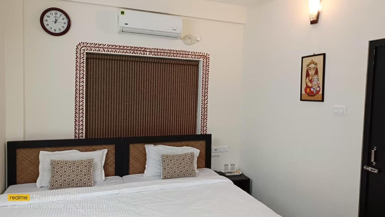 Hotel Kolam Shānti Niketan Exterior foto