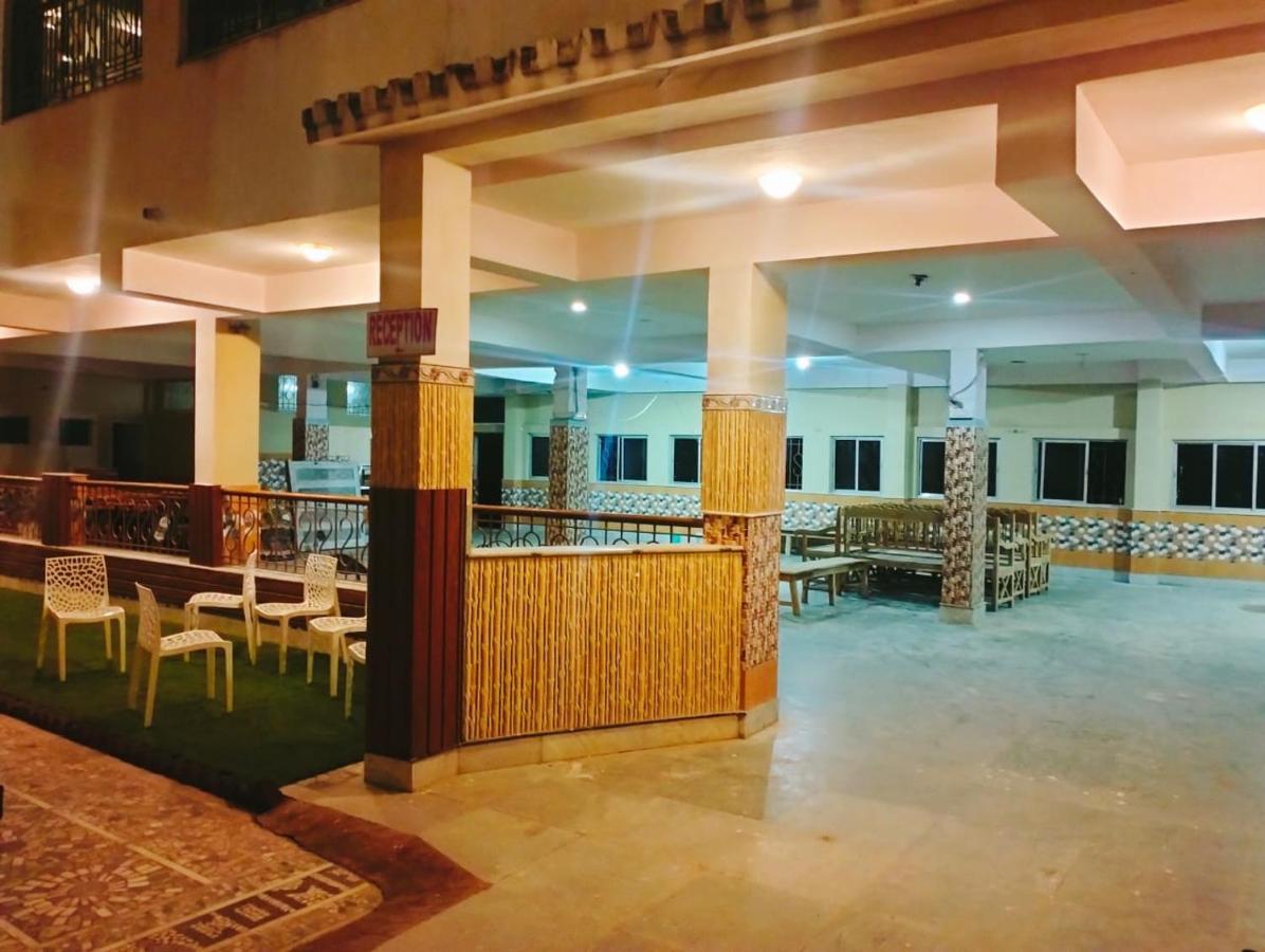Hotel Kolam Shānti Niketan Exterior foto
