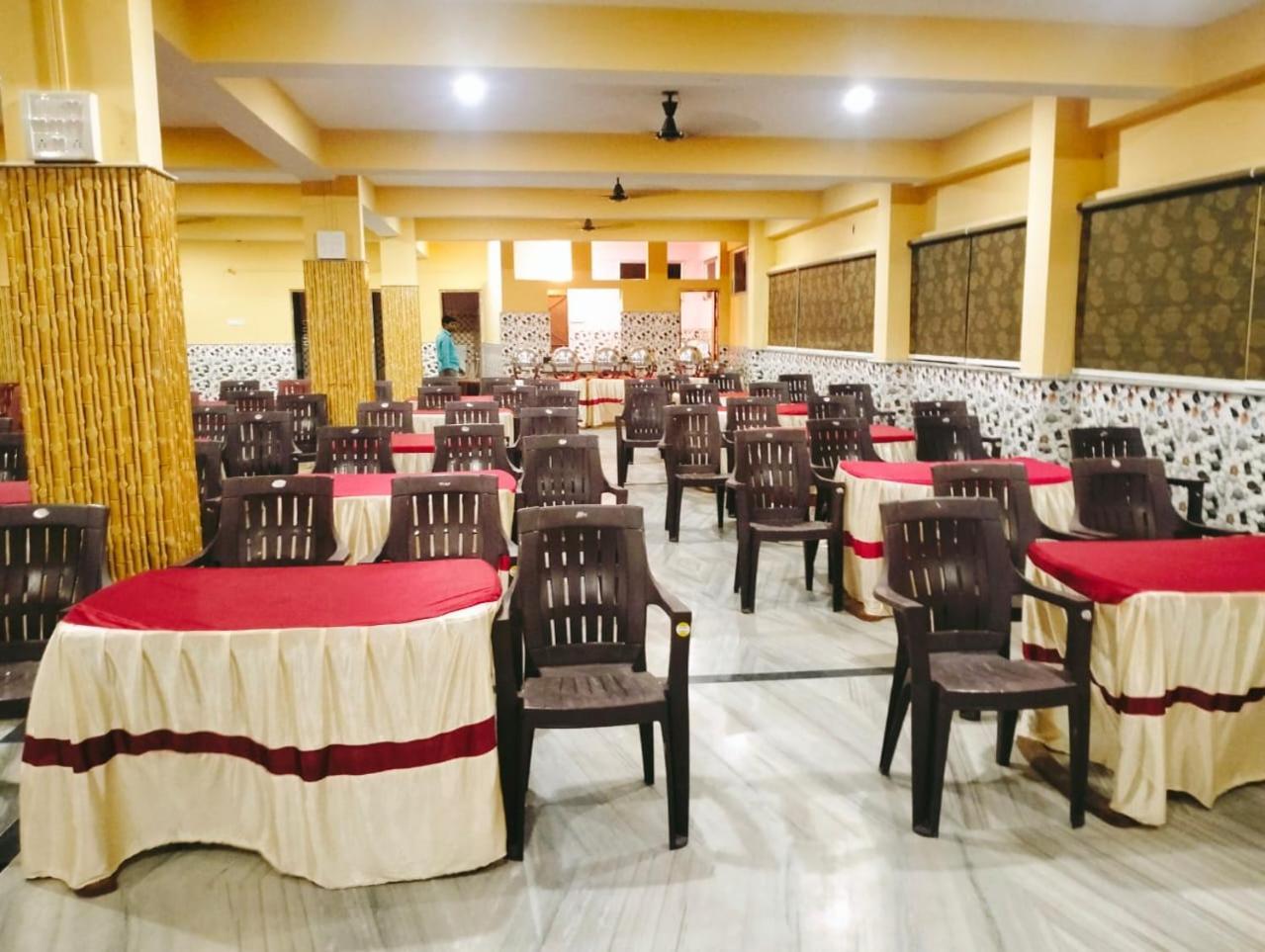 Hotel Kolam Shānti Niketan Exterior foto